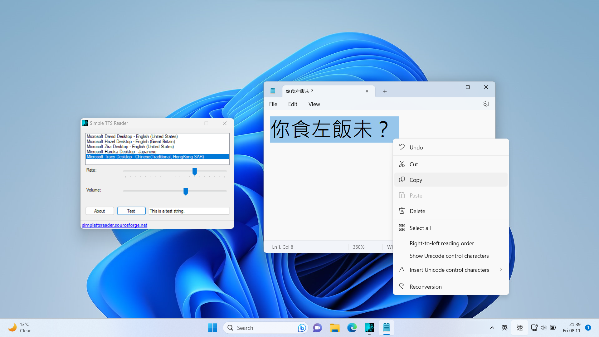 Simple TTS Reader App on Windows 11, next to the Notepad App. The Cantonese option is selected, and Cantonese text is highlighted with a copy button next to it.